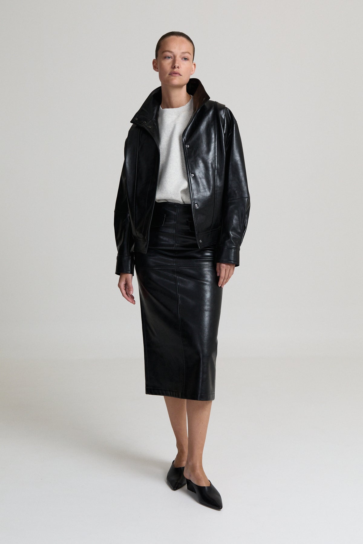 LOOK 77