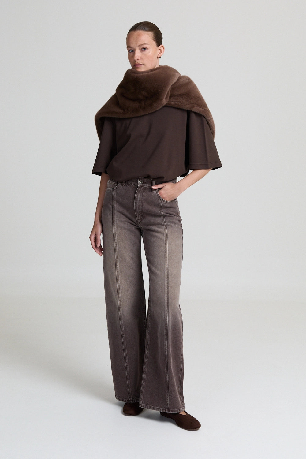 LOOK 01