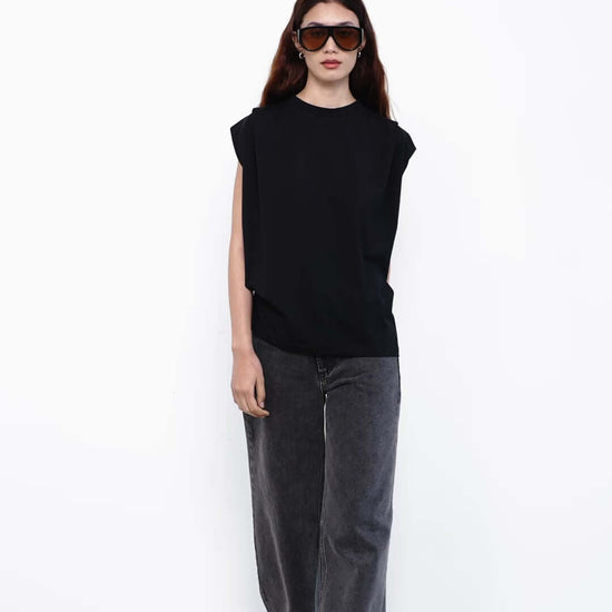 women wearing black tshirt