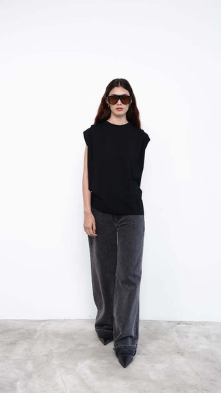 women wearing black tshirt